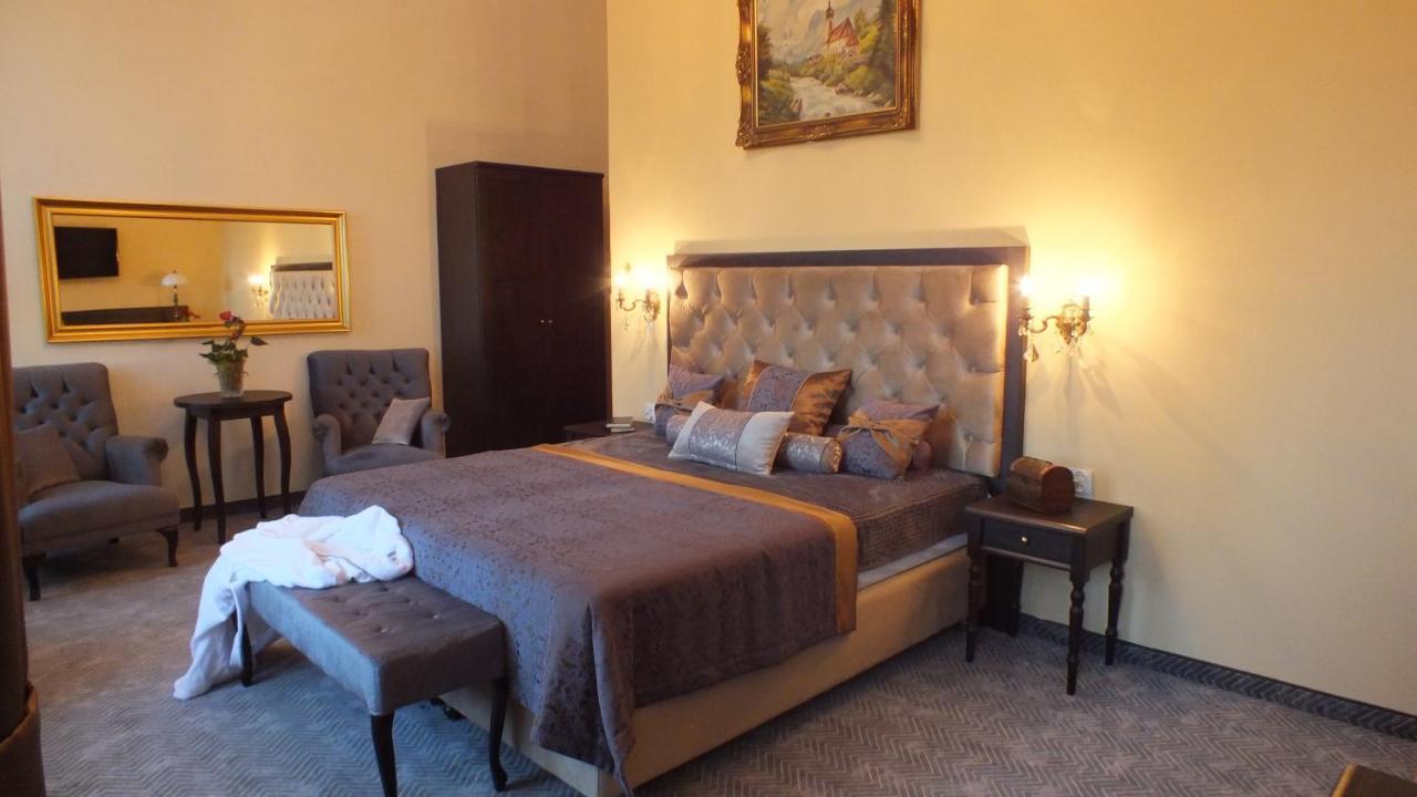 Palac Lubiechowa-Jelenia Gora- Riesengebirge Extérieur photo