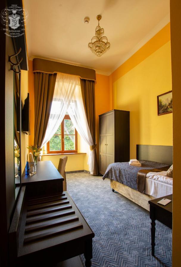 Palac Lubiechowa-Jelenia Gora- Riesengebirge Extérieur photo