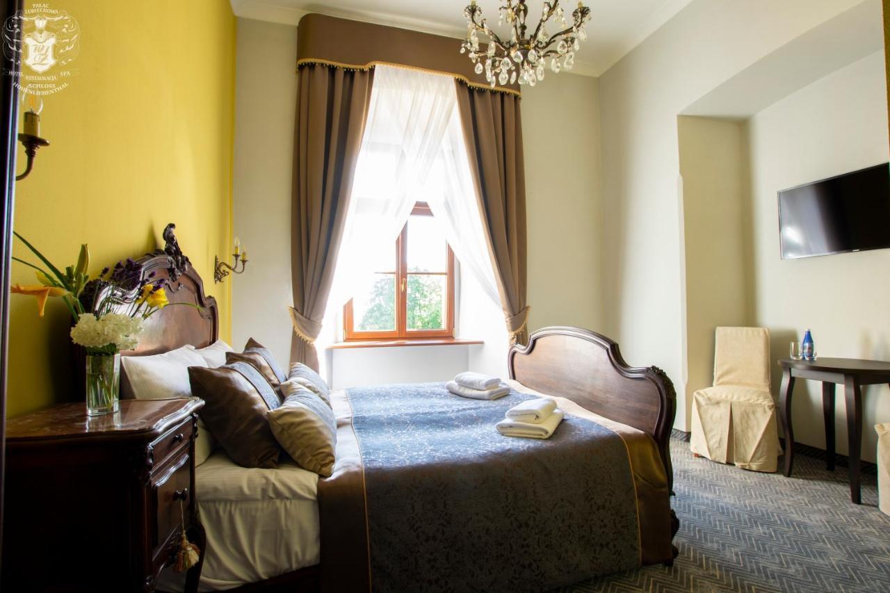 Palac Lubiechowa-Jelenia Gora- Riesengebirge Extérieur photo