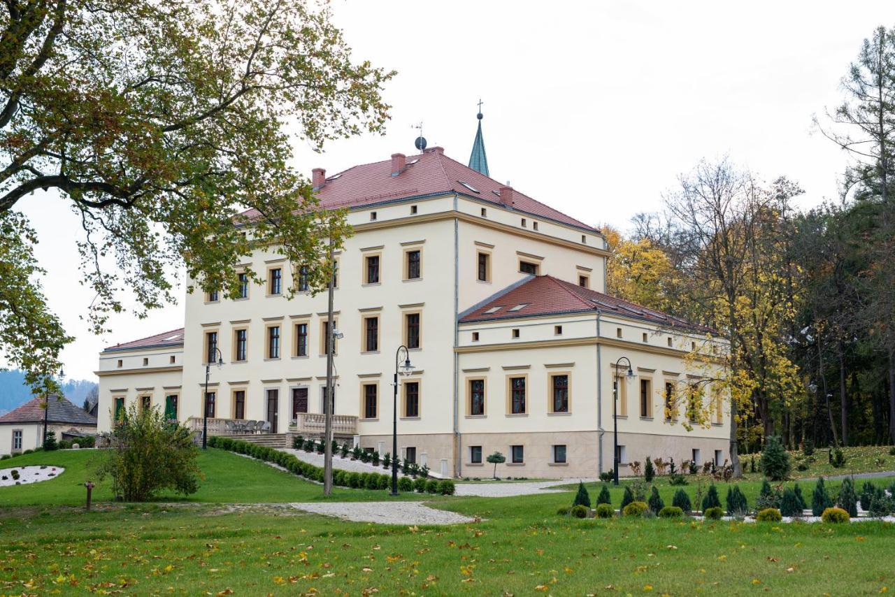 Palac Lubiechowa-Jelenia Gora- Riesengebirge Extérieur photo