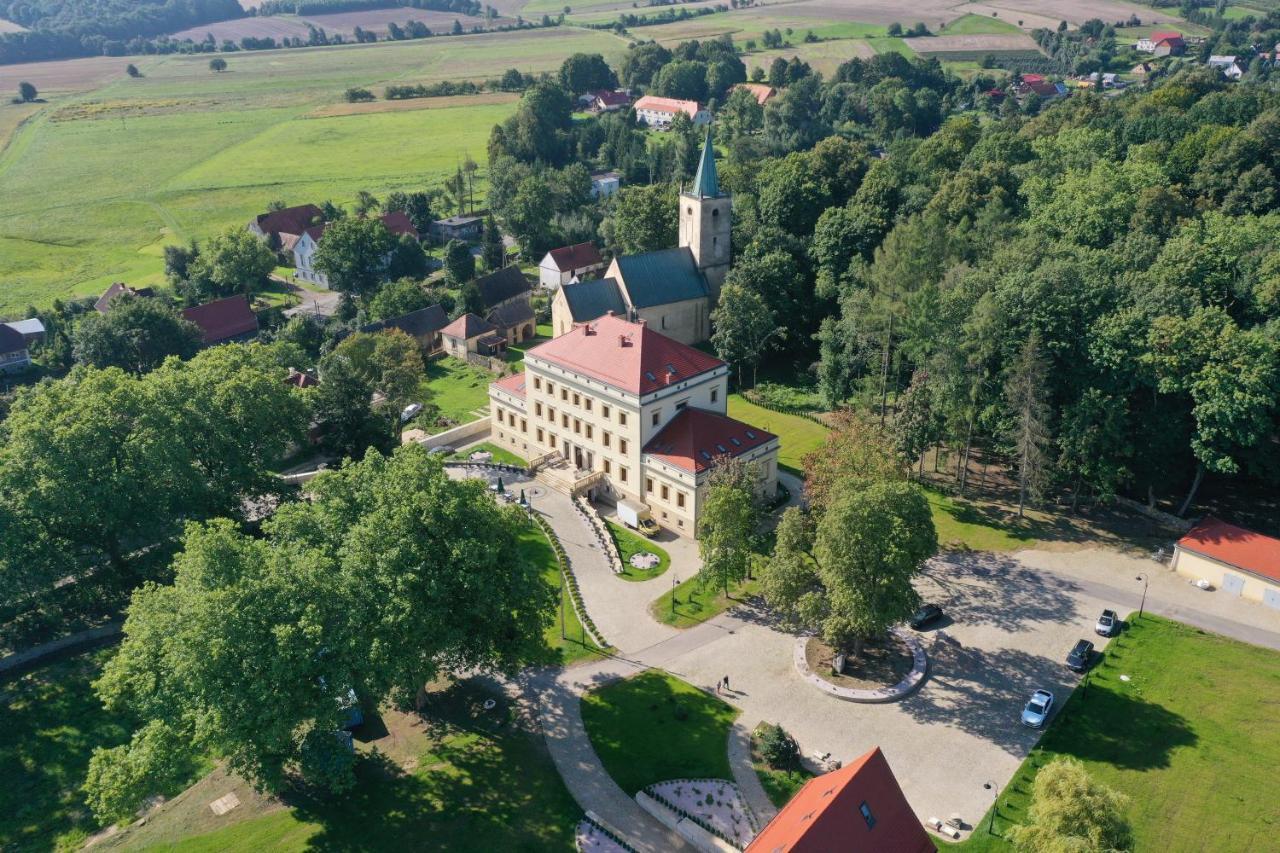 Palac Lubiechowa-Jelenia Gora- Riesengebirge Extérieur photo