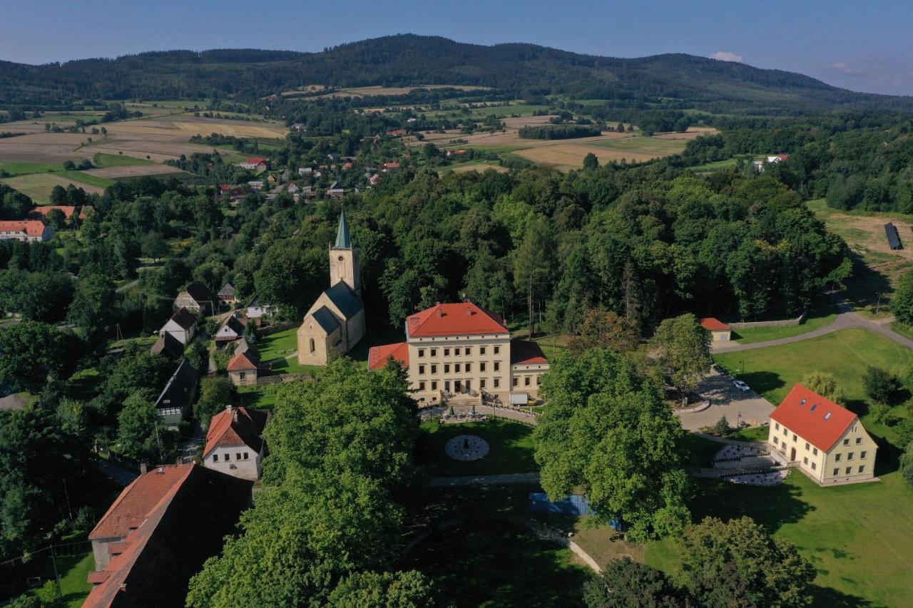 Palac Lubiechowa-Jelenia Gora- Riesengebirge Extérieur photo