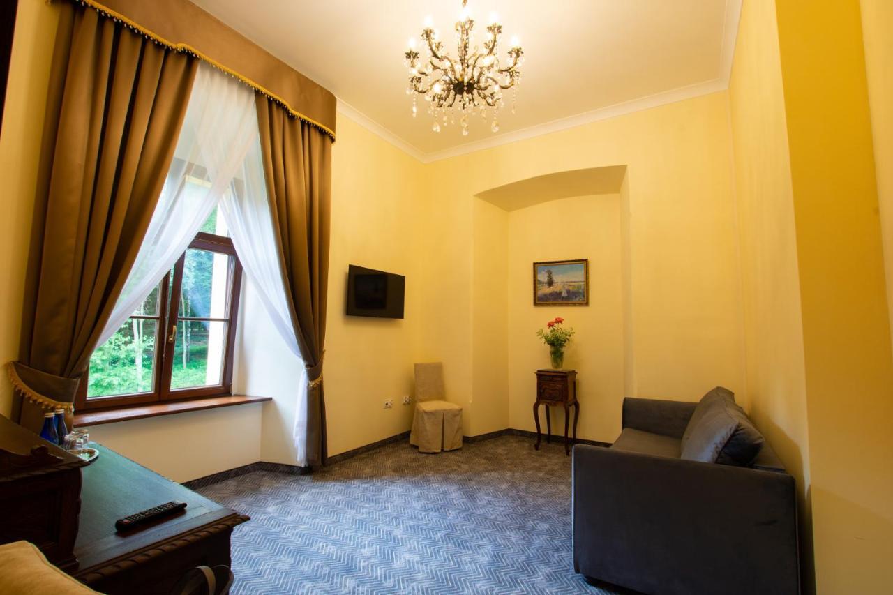 Palac Lubiechowa-Jelenia Gora- Riesengebirge Extérieur photo