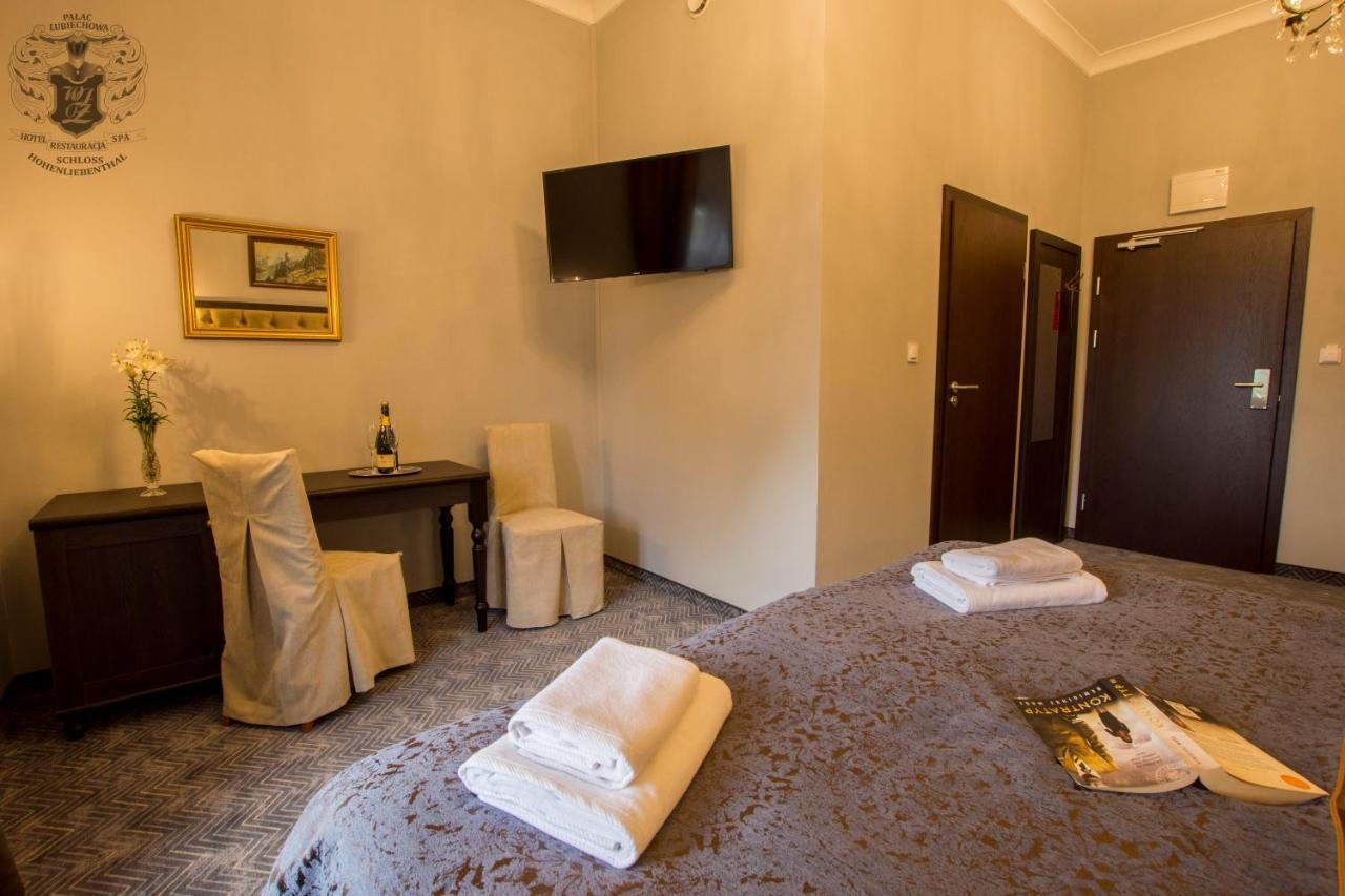 Palac Lubiechowa-Jelenia Gora- Riesengebirge Extérieur photo